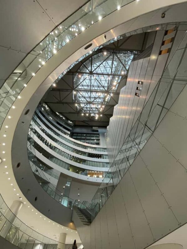 Fukuoka: Historic Architecture and Walking Tour - Tranquil Gardens and Tasty Breaks