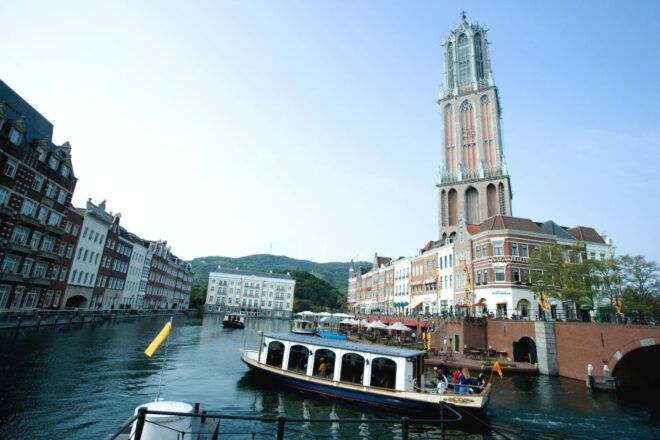 Fukuoka: Huis Ten Bosch Theme Park Ticket With Transfers - Select Participants and Date