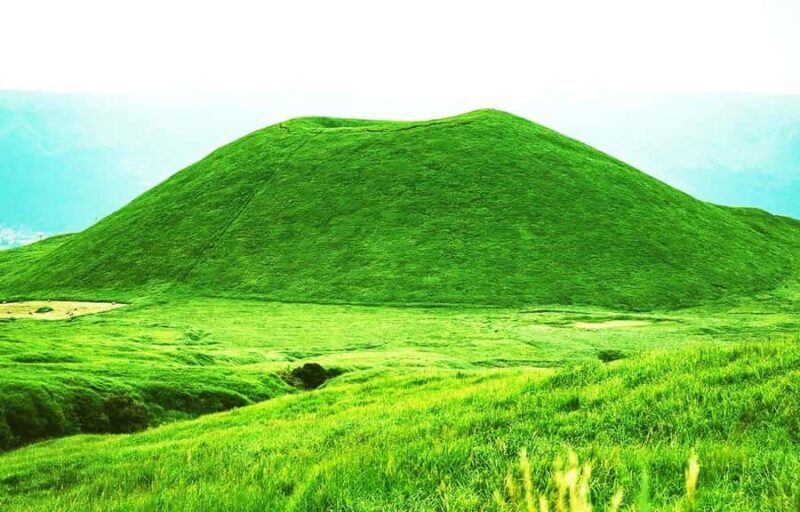 Fukuoka: Kumamoto Castle, Volcano, and Grasslands Day Trip - FAQ