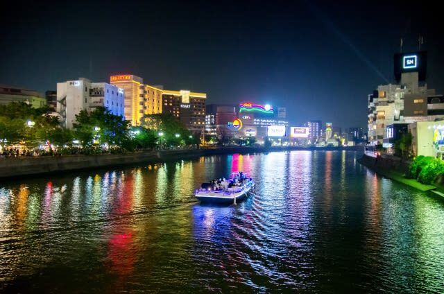 Fukuoka Nakagawa River Night Cruise & Street Food Tour - Should you book the Fukuoka night tour?