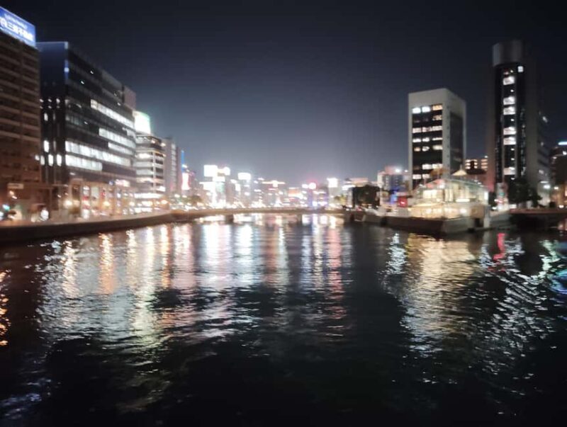 Fukuoka: Nakasu Food Stall Private Guided Tour with Tastings - The Guides: Knowledgeable, Friendly, and Engaging