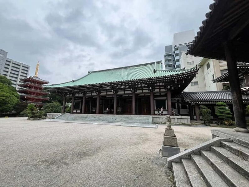 Fukuoka: Ohori Park and Tochoji Temple Walking Tour - What the Tour Involves