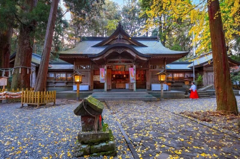Fukuoka: Takachiho Gorge and Shrine Private Day Trip - Discovering the Natural Wonder of Takachiho Gorge