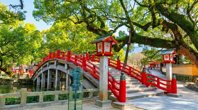 Fukuoka Yanagawa River Cruise & Meoto Iwa Full-Day Tour - Meoto Iwa: a coastal stop that is easier by bus