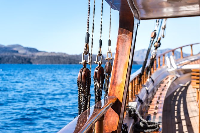 Full Day Boat Tour to Caldera Islands & Sunset in Oia by Bus - Island Cruise Details