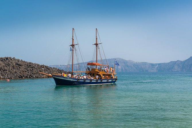 Full Day Boat Tour to Caldera Islands & Sunset in Oia by Bus - Volcano Hiking Option