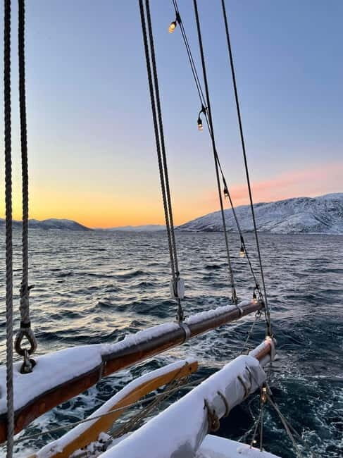 Full day boat trip by Hermes II to old trading post - Introduction to the Experience