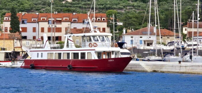 Full day boat-trip Medulin, blue Cave, Cres + dolphin search - FAQs