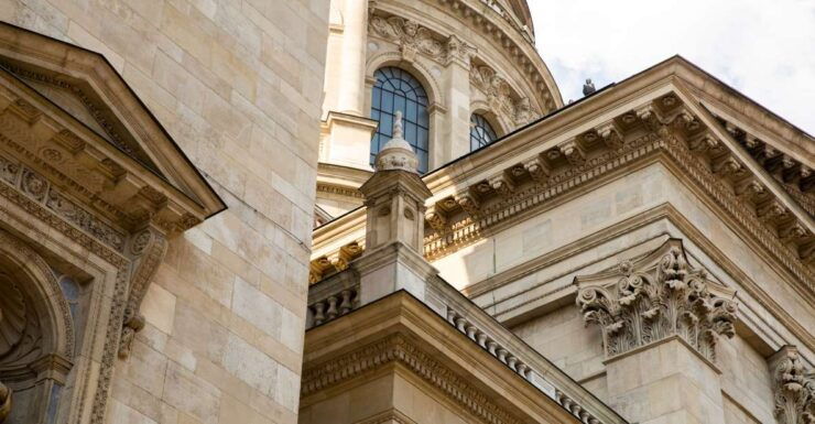 Full Day Budapest City Tour With Lunch, Wine &Dessert - Local Food Tasting Experience