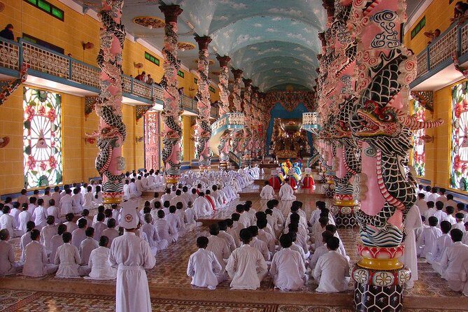 Full Day - Cao Dai Temple and Cu Chi Tunnel Tour - Discovering the Cao Dai Temple: A feast for the eyes and soul