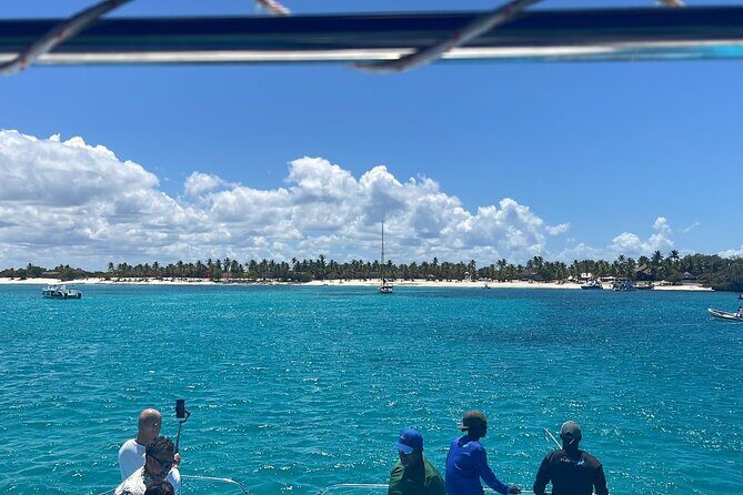 Full - Day Catalina Island Snorkel from Juan Dolio & Boca Chica - A Deep Dive into the Catalina Island Snorkel Tour