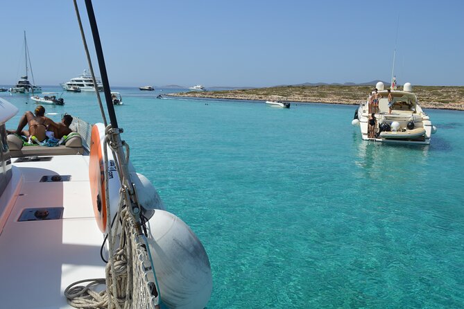 Full Day Catamaran Cruise in Paros - Meeting and Pickup Information