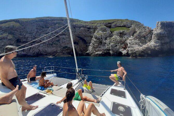 Full day catamaran tour in Alghero - Group Size and Atmosphere