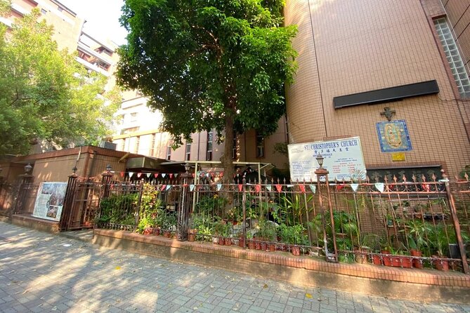 Full-Day Christmas Shopping and Sightseeing Tour in Taipei - Festive Christmas Shopping Spots
