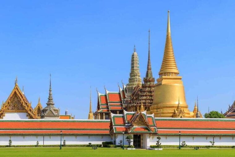 Full-Day City Bangkok : Discover the Grand Palace & Wat Arun - Exploring the Grand Palace