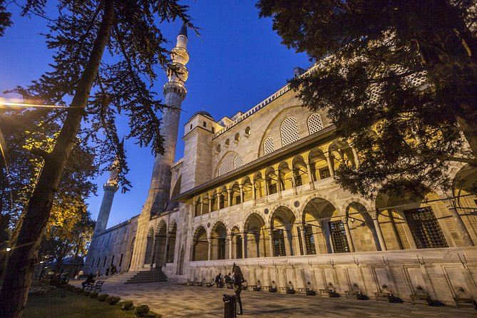 Full-Day City Tour With Private Tour Guide and Red Carpet Treatment With Luxury Minibus - Tour Experience
