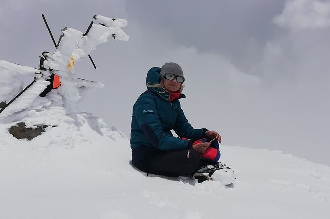 Full Day Climbing Tour to Chachani Volcano 6075 M (Min. 2 People) - Meeting and Pickup Details