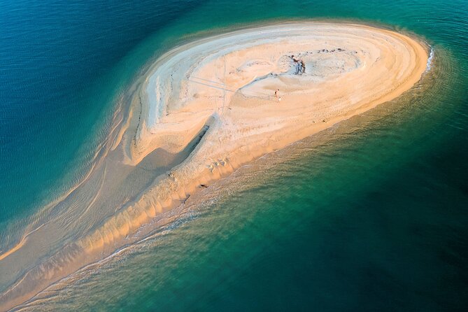 Full Day Cruise Xpedition to Fitzroy, Kent and Dunk Islands - Onboard Amenities