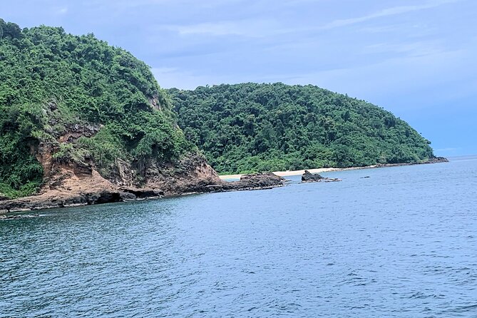 Full Day Cruise Xpedition to Fitzroy, Kent and Dunk Islands - Booking and Pricing Details