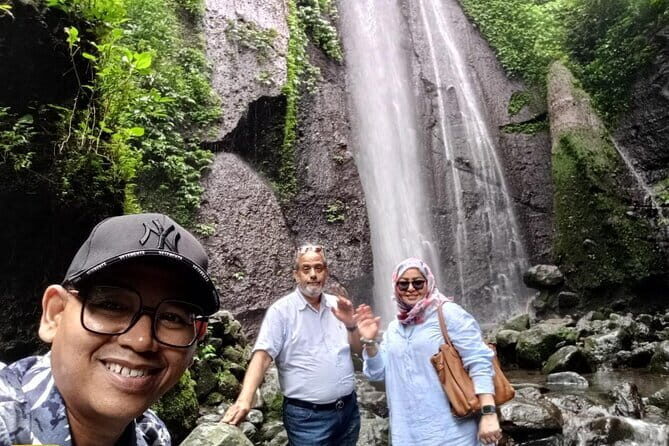 Full Day Cultural Bogor Adventure in Waterfall and Rice field - Local Cuisine and Refreshing Break