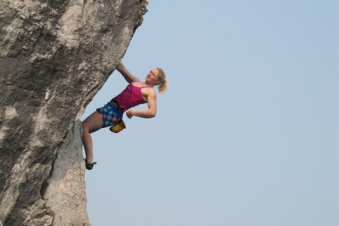 Full day deep water soloing - Kayaking in Cat Ba - Ha Long Bay. - An Overview of the Experience