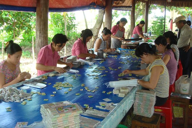 Full Day Deluxe Small Group Tour to Mekong Delta - Expert Tour Guide