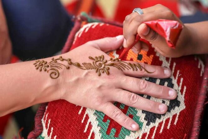 Full Day Desert Safari in Dubai With BBQ Dinner and Transfers - Inclusions and Pickup