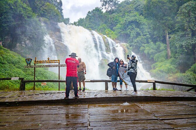 Full Day Doi Inthanon and Pha Dok Siew Trek from Chiang Mai - The Majestic Royal Pagodas