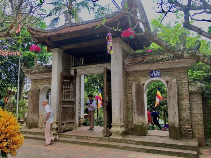 Full Day Duong Lam Village, Tay Phuong and Thay Pagoda Tour - Morning in Duong Lam