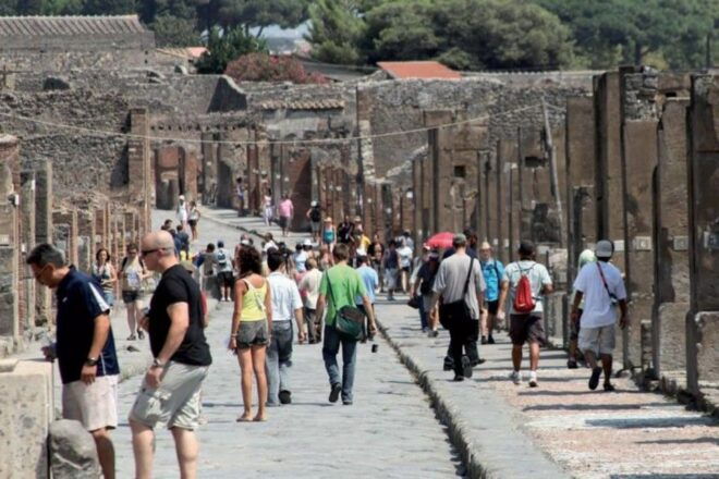 Full-Day From Naples: Pompeii and Vesuvius With Pizza Lunch - Activity Highlights