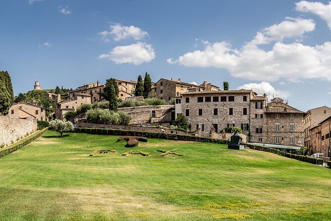Full-Day Guided Historical Tour of Cascia and Assisi - Booking and Pricing Information