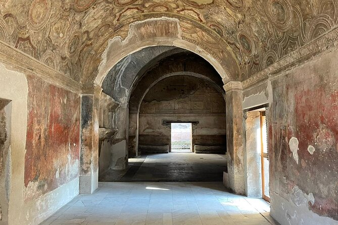 Full-Day Guided Tour to Amalfi Coast and Pompeii From Rome - Tour Itinerary