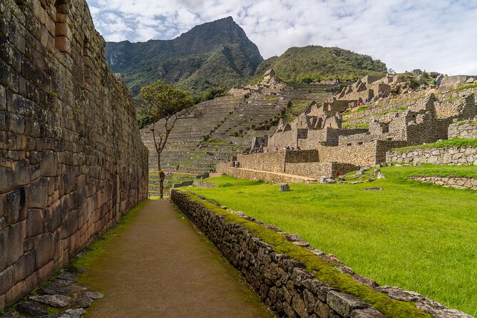 Full Day Guided Tour to Machu Picchu Transportation Included - Directions