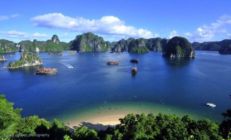 Full Day Ha Long Bay Luxury Tour With 6 Hours on Cruise - Tour Highlights