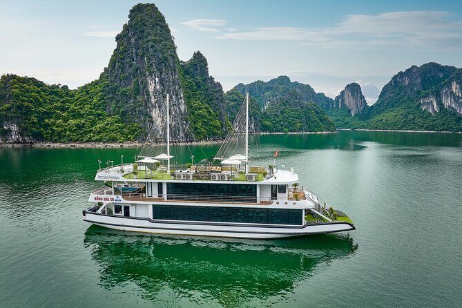 Full-Day Halong Bay Islands and Cave Tour by Transfer Expressway - Who Is This Tour Best For?
