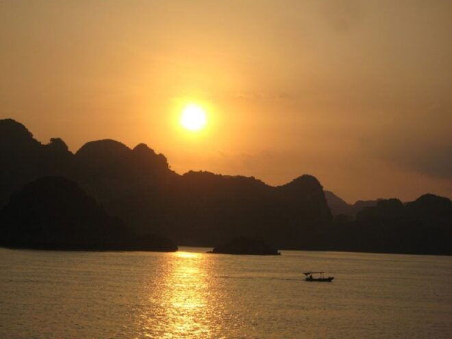 Full Day Halong Bay - Titop Island, Sung Sot Cave, Luon Cave - Transportation and Informative Stops