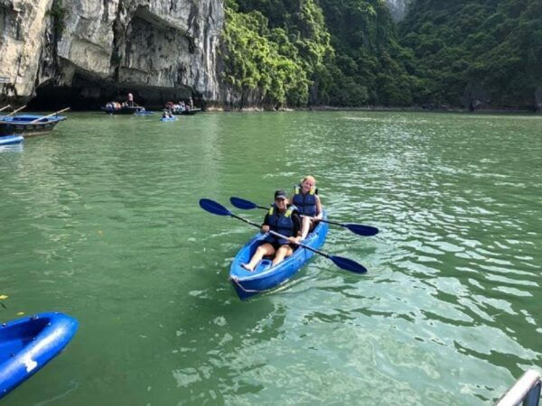 Full Day Halong Bay - Titop Island, Sung Sot Cave, Luon Cave - Lunch Arrangement Feedback