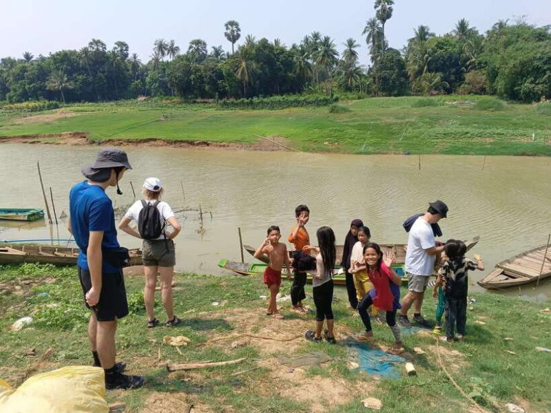 Full-day: Handicraft, Bamboo train, Killing cave, Bat Cave - Exploring Battambang with a Local Guide