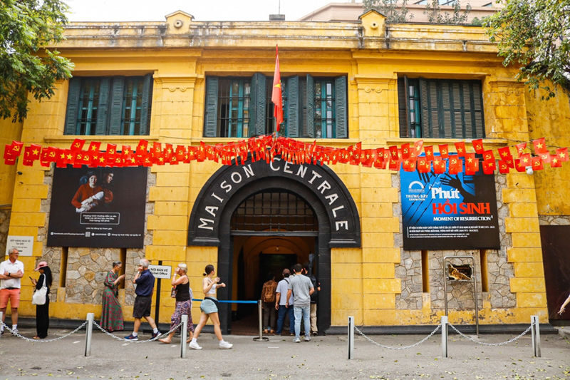 Full-Day Historical Hanoi City - Starting with culture at the Ethnology Museum