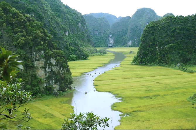 Full Day Hoa Lu, Tam Coc and Mua Cave by Limousine From Hanoi - Tour Overview