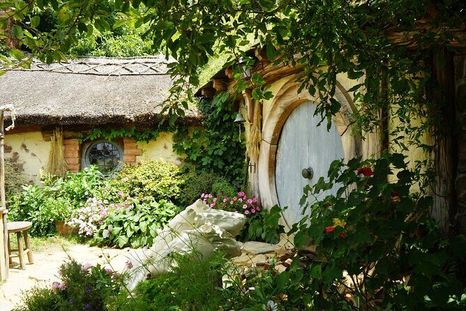Full Day Hobbiton Movie Set and Rotorua Tour from Auckland - Good To Know