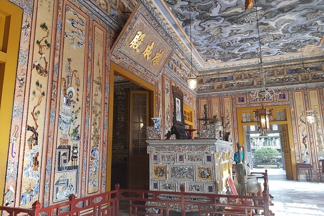 Full Day Hue Imperial City (The Citadel) Tour With Local Guide - Local Guides Expertise
