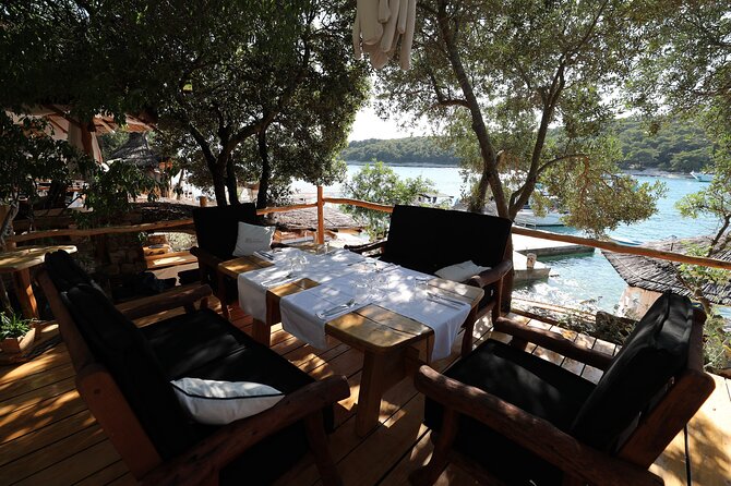 Full-Day Hvar & Pakleni Islands Speedboat Private Tour From Split - Meeting Point Details