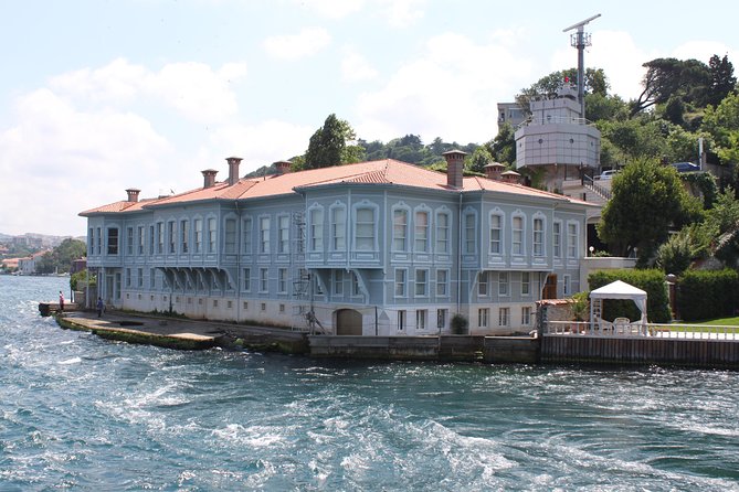 Full Day Istanbul Old City & Bosphorus Cruise Tour Incl Lunch & Tickets - Common Questions