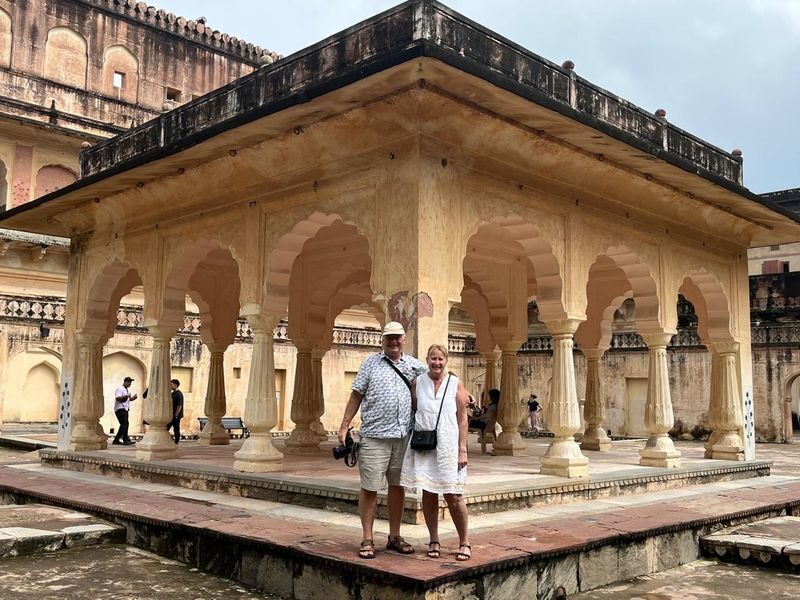 Full-Day Jaipur City Tour - Private Experience - Hawa Mahal: a short look at Jaipur’s famous façade