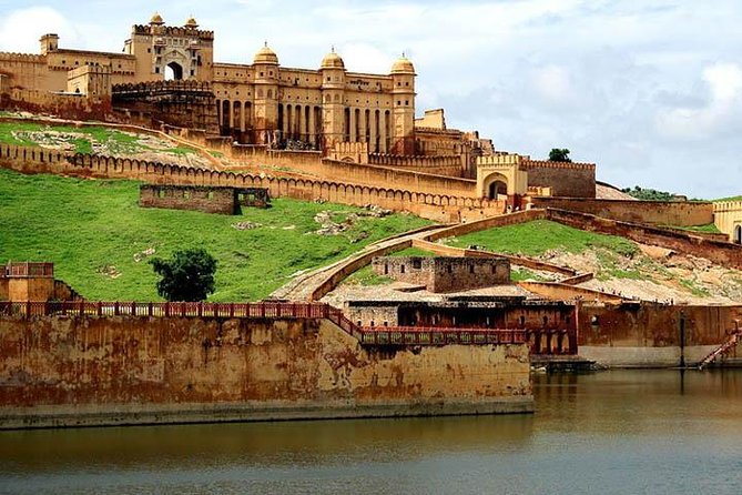 Full-Day Jaipur City Tour With Amber Fort and City Palace - Itinerary Highlights and Inclusions