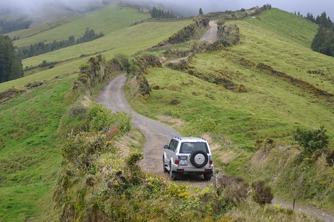 Full-Day Jeep Tour: Sete Cidades and Ferraria - Questions