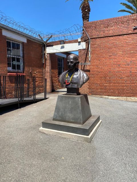 Full Day Johannesburg and Soweto Tour - Inclusions