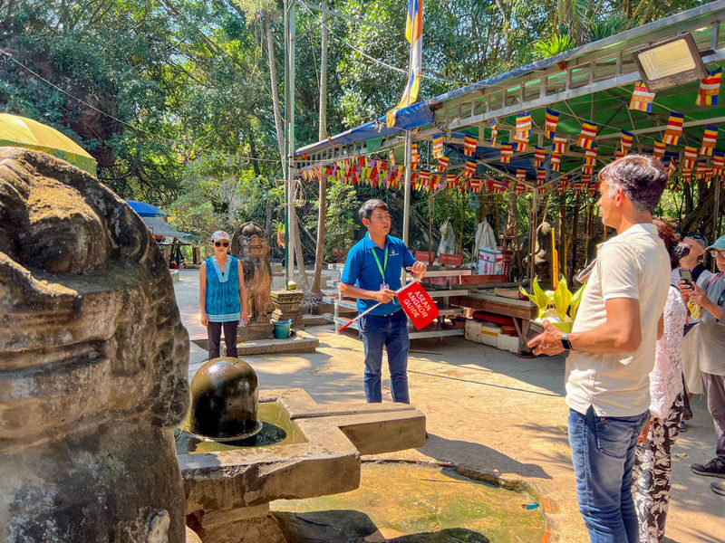 Full Day Kulen Mountain with Picnic and Tonle Sap Sunset Tour - Guides, transport and the shape of the day
