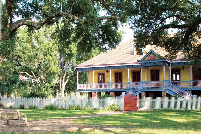 Full-Day Laura Plantation & Large Airboat Swamp Tour With Pick up - Creole Culture Exploration